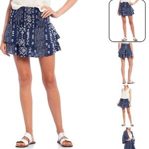 Rip Curl Mini Skirts Lot of 2 Women’s Honey and Navy Size XS